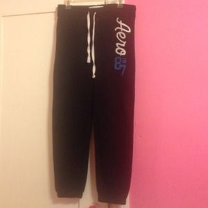 Black Aeropostale cinch sweats
