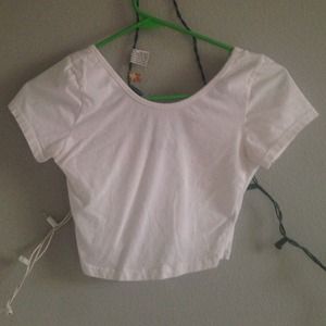 ⭕️SOLD⭕️Brandy Melville Plain White Crop Top