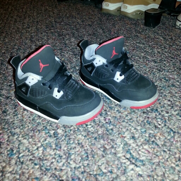 SOLD on mercari!!LIKE NEW Jordan's size 8 toddler - Picture 1 of 2