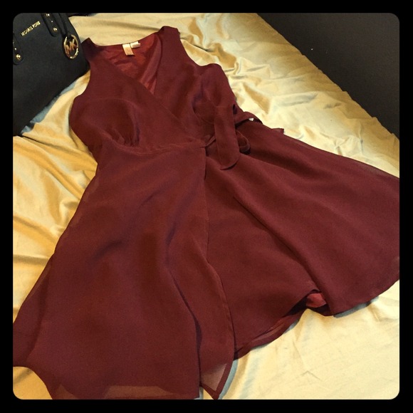 Deep-v maroon dress