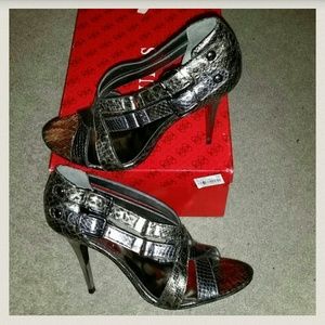 Guess Heels Sz 8