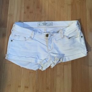 Abercrombie & Fitch white shorts