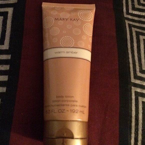 Mary Kay (Warm Amber) body lotion