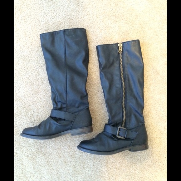 BLACK RIDING BOOTS