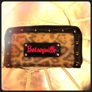 ‼️SWAPPED‼️Betseyville cheetah print wallet