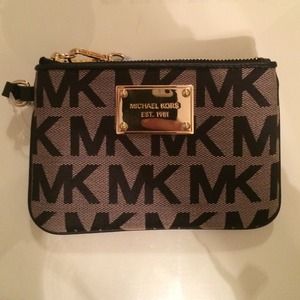 MK Wristlet (NWT!)