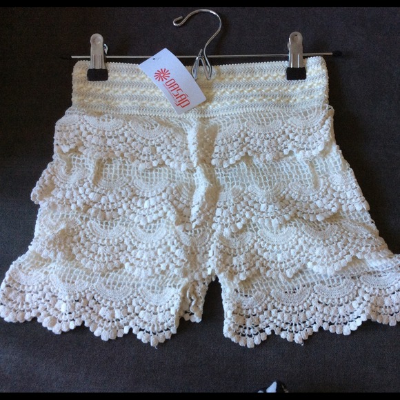 Scallop Lace Shorts
