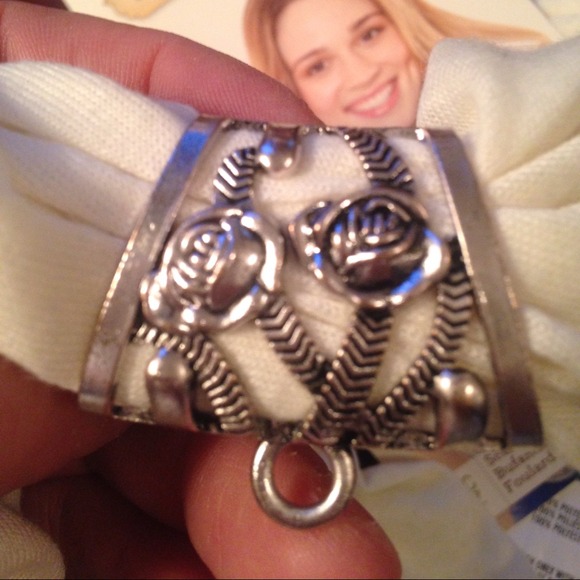 Laliberi scarf 2 of 2 - Picture 3 of 4