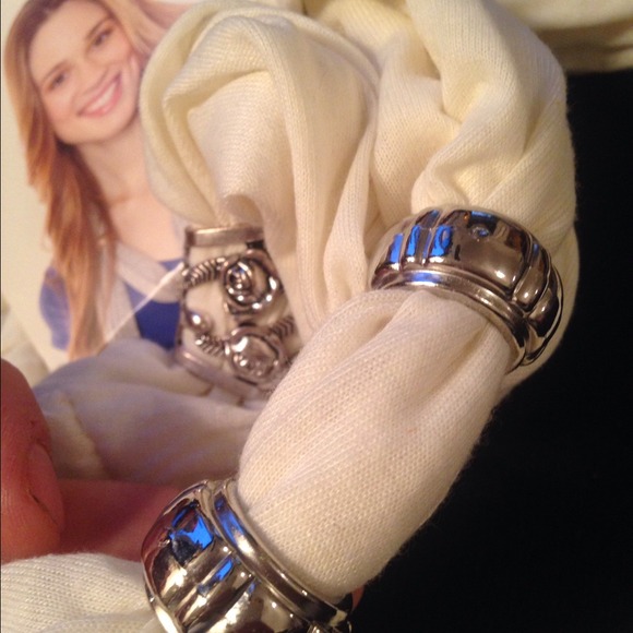 Laliberi scarf 2 of 2 - Picture 4 of 4