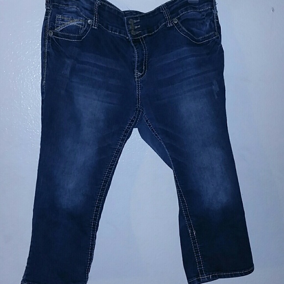 Capri pants by reign