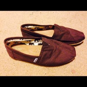 Brown flats "toms"