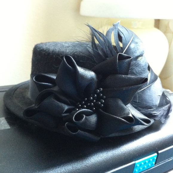 Little black hat