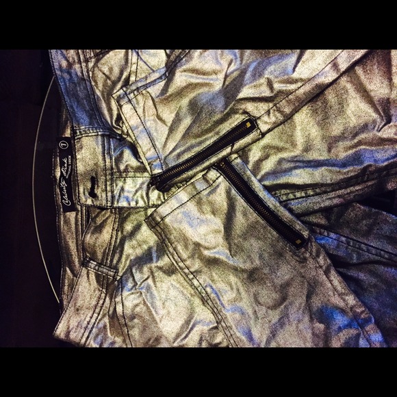 Pants - Picture 3 of 4