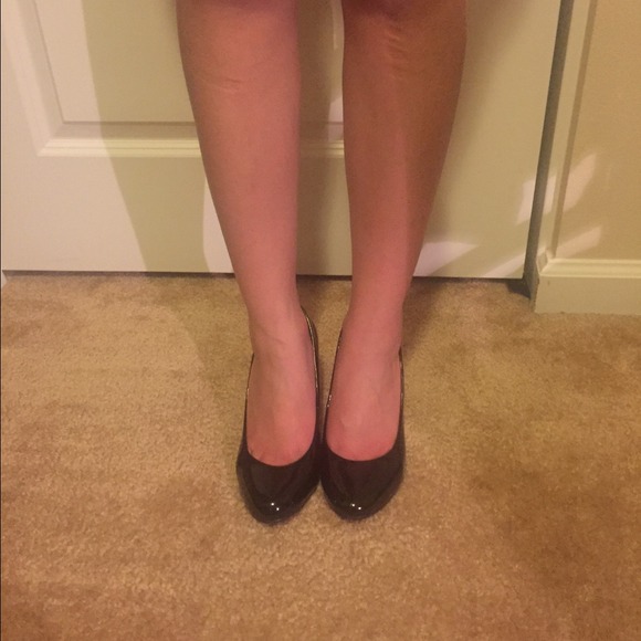 SOLD Black Pumps - Picture 2 of 4