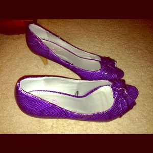 Size 12 Purple Snake Skin Peep Toe Pumps