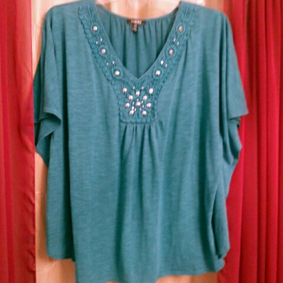 Turquoise top with silver accents