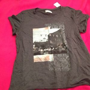 🔴🔴SOLD🔴🔴"Venice" t-shirt from Hollister