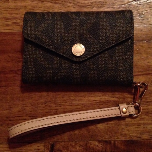 Michael Kors Tan Logo Wristlet Phone Case, New