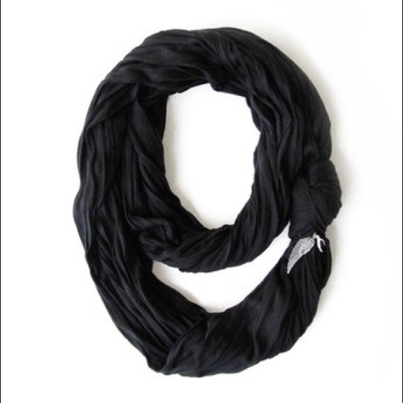 DONNI FOREVER. black.