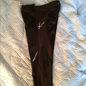 CW-X compression running capris