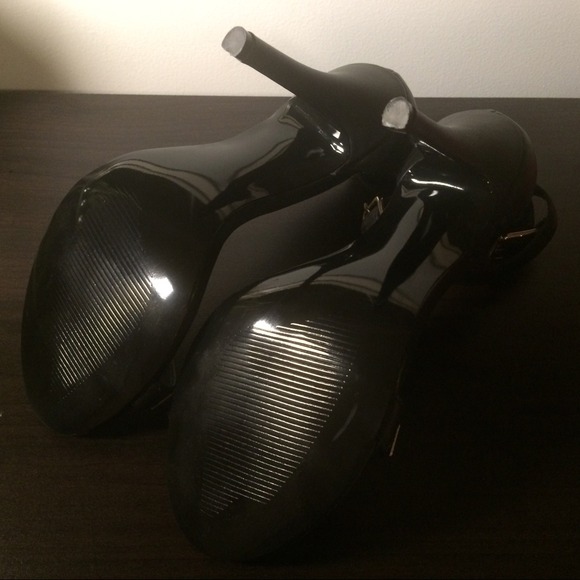 Steve Madden REALOVE black strap heels with gold - Picture 3 of 4