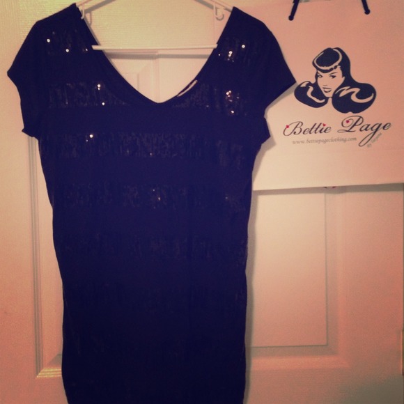 DRESSY & FUN✨Black -Love Rocks- short sleeved top