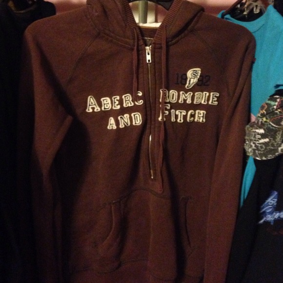 Half zip, pullover.