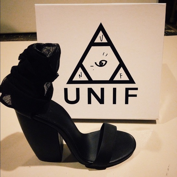 UNIF Pyre Heel Black