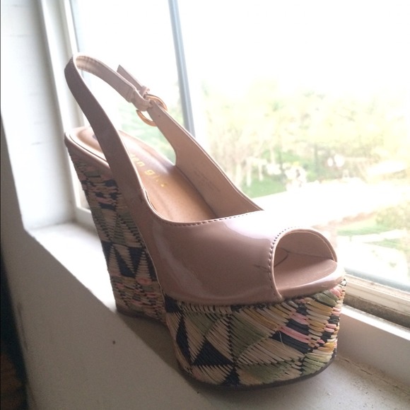 Steve Madden nude wedges