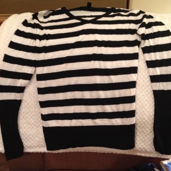 Mossimo supply company black and white striped