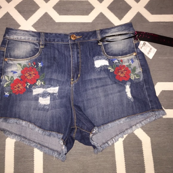 NWT dollhouse high waisted shorts