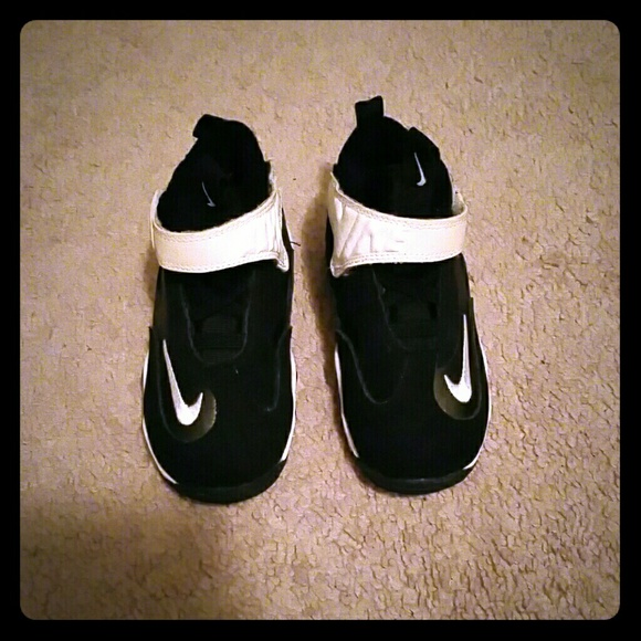 Toddler sneakers size 6c