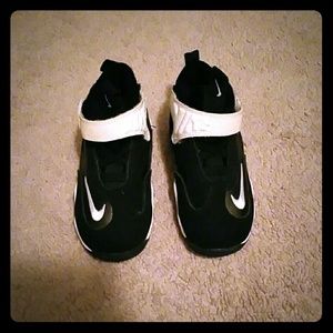 Toddler sneakers size 6c