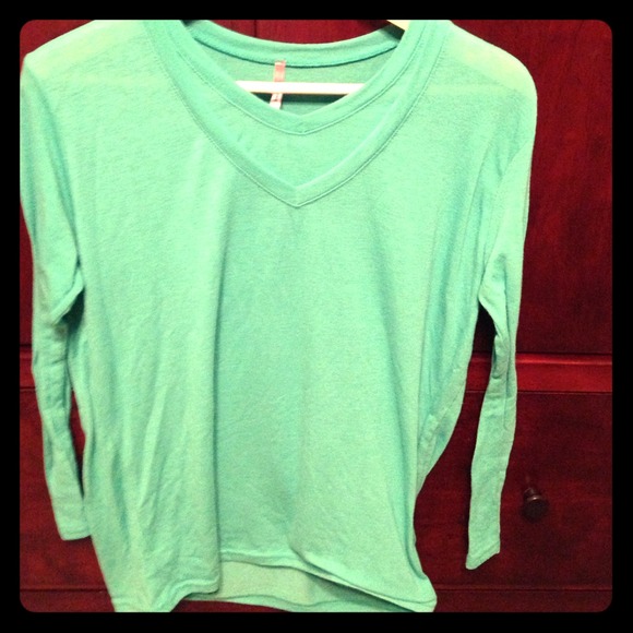 Top Medium Long Sleeve - Picture 1 of 1