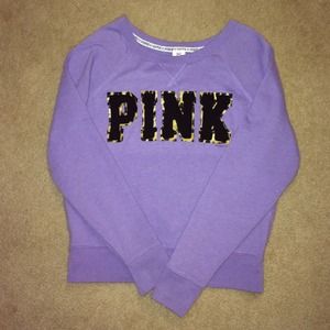 PINK crew neck! Size Large. FITS LIKE A MEDIUM 💕