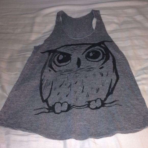 ❌SOLD IN A BUNDLE❌Gray owl tank top