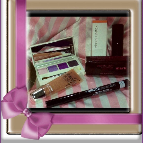 πIN THE SPOTLIGHT πSILVER" Make-Up Bundle!!!ππ - Picture 2 of 4