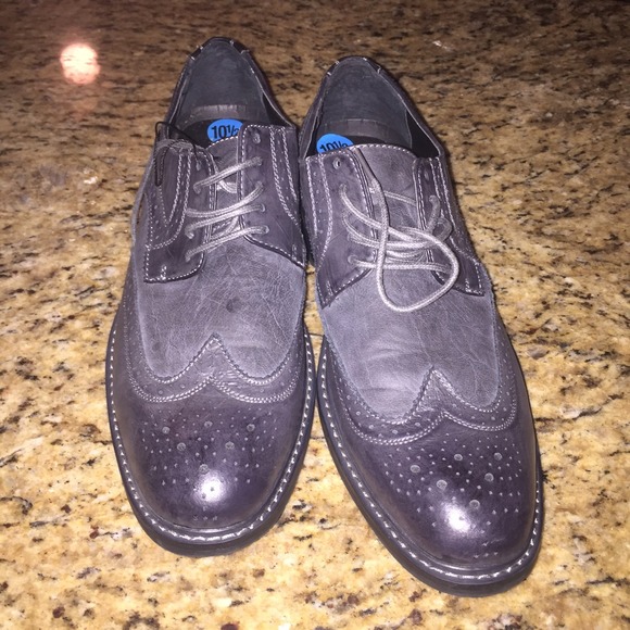 Dress shoes