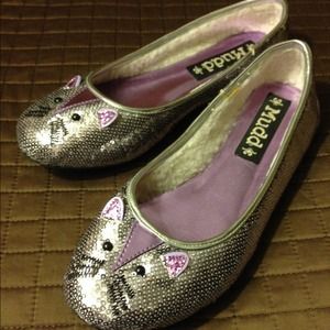 14% REDUCED PRICE MUDD BRAND SEQUIN KITTY CAT SHOE