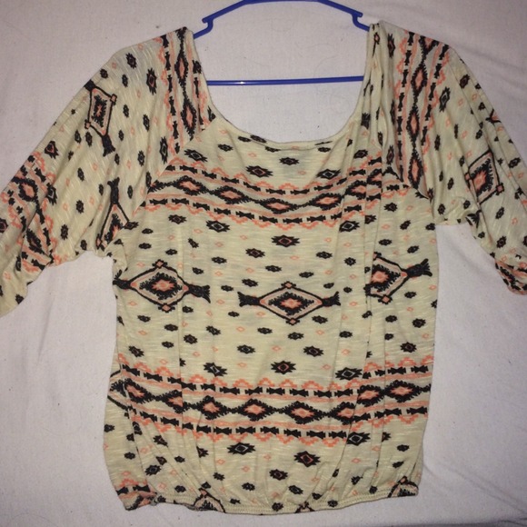 Crop top - Picture 2 of 2