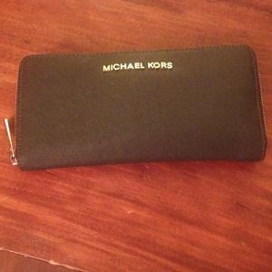 Olive Michael Kors wallet