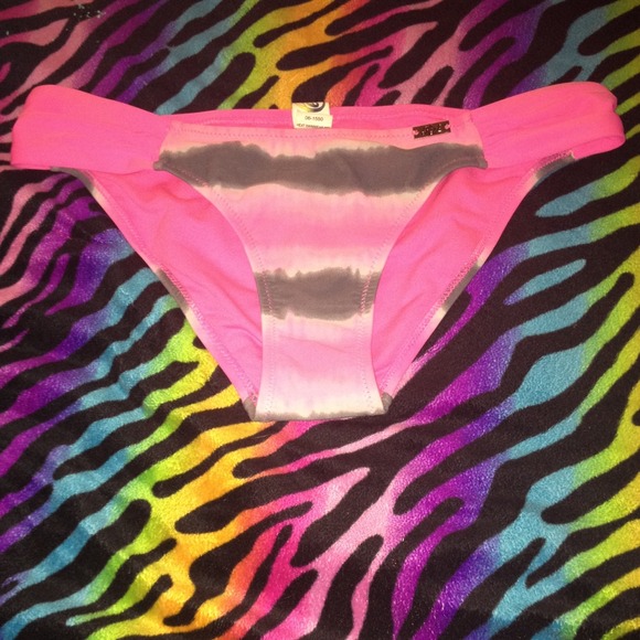 medium swim suit bottom