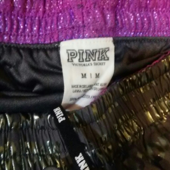 VICTORIA'S SECRET GYM SHORTS - Picture 2 of 4