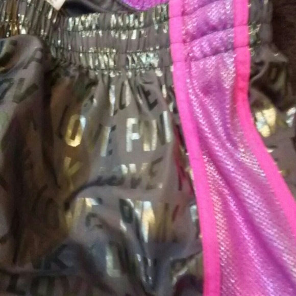 VICTORIA'S SECRET GYM SHORTS - Picture 3 of 4