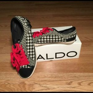 Hounds tooth sneakers