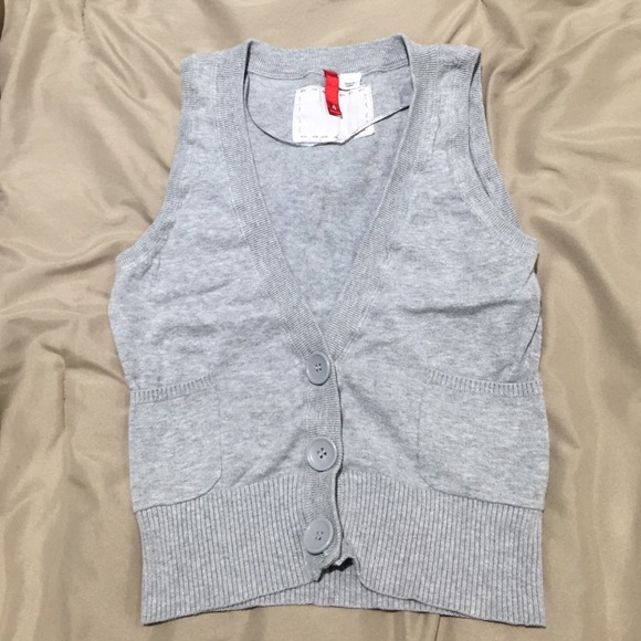 Chic Grey Sweater Vest