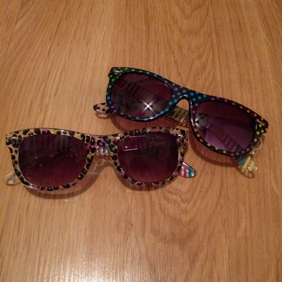 🎁Gifted🎁Animal Print, Stripes and Dots Sunnies - Picture 4 of 4