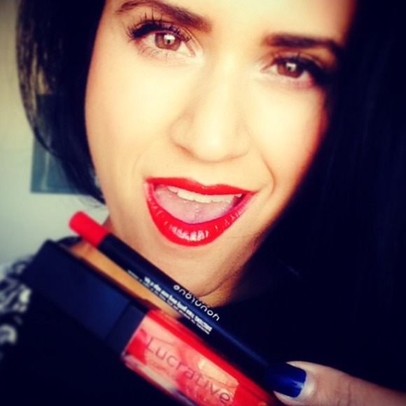 ✨BUNDLE✨Red Lip Gloss & Red Lip Liner