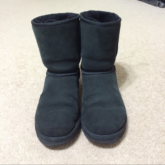 UGG big kid classic short