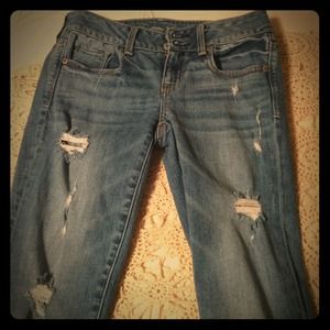 American eagle ripped capris hardly worn